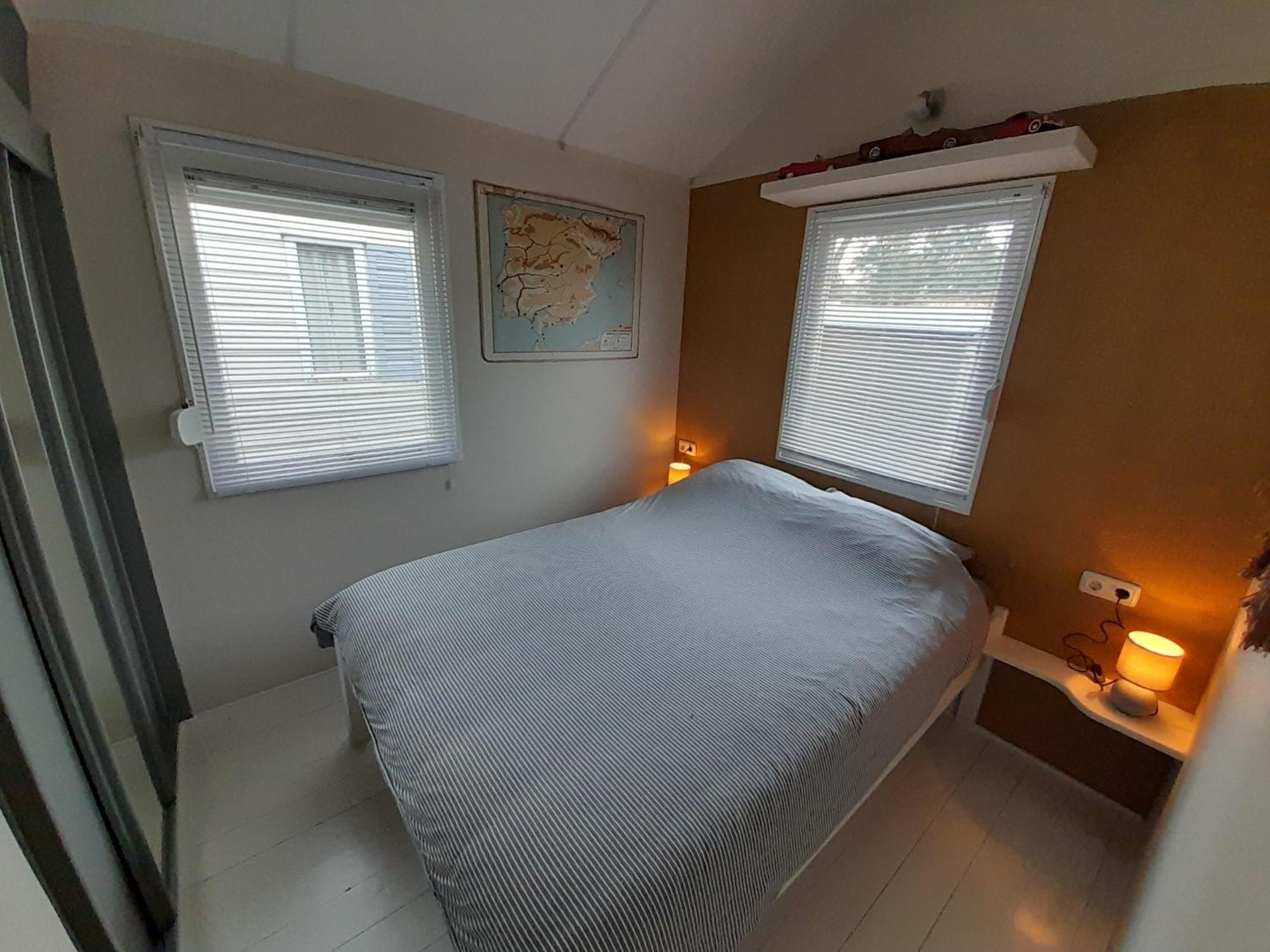 Beautiful 6-Person Chalet With Finnish Wood-Fired Sauna Tzummarum Kültér fotó